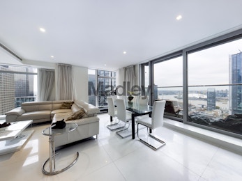 Large high specification studio apartment in Canary Wharf's premier development Pan Peninsula